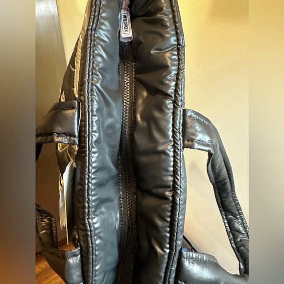 Wildfox Women's Embroidered Lips Icon Tote Bag (NWT) - Picture 12 of 12